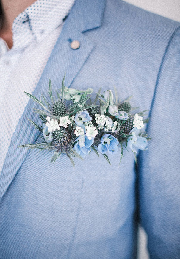 Boutonniere del novio en azul: colores de boda 2016